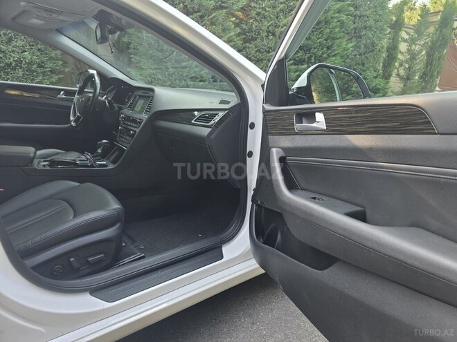 Hyundai Sonata-17