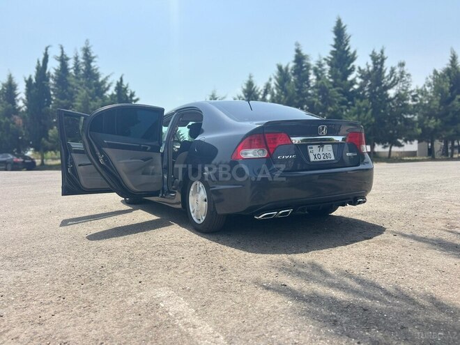 Honda Civic 2008, 386,300 km - 1.3 l - Astara