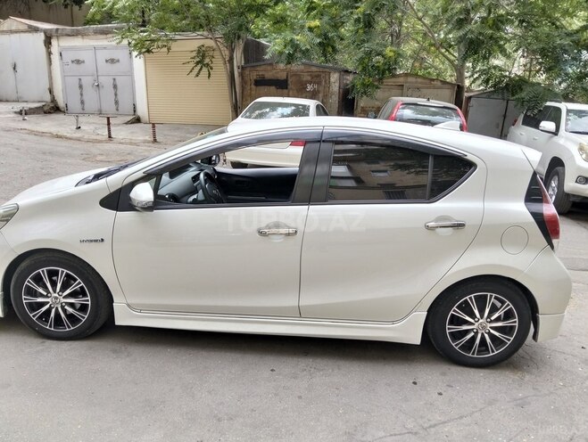 Toyota Aqua 2016, 242,400 km - 1.5 l - Bakı