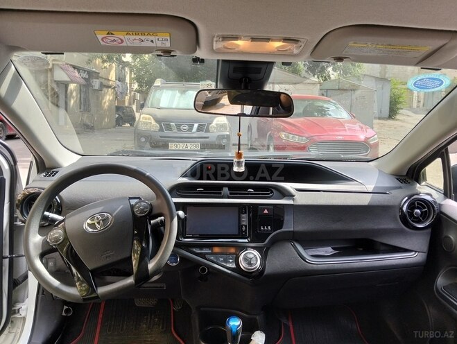 Toyota Aqua 2016, 242,400 km - 1.5 l - Bakı