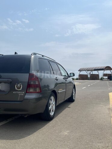 Toyota Corolla 2006, 315,000 km - 1.4 l - Salyan