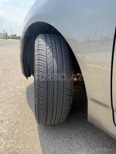 Toyota Corolla 2006, 315,000 km - 1.4 l - Salyan