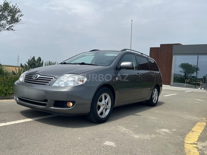 Toyota Corolla 2006, 315,000 km - 1.4 l - Salyan