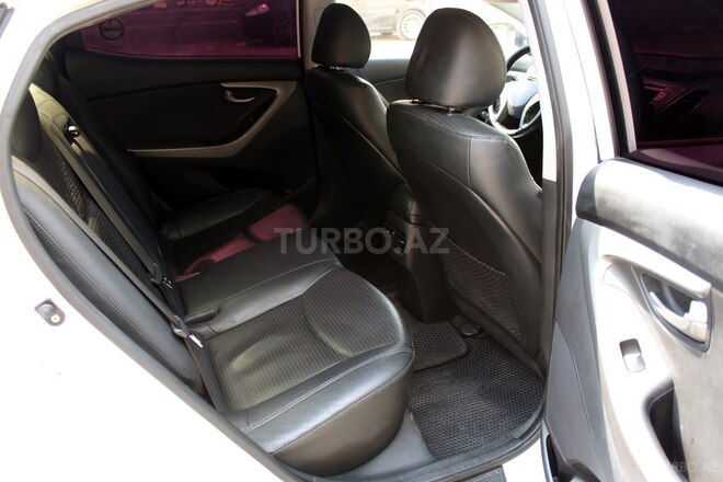 Hyundai Avante 2014, 220,000 km - 1.6 л - Bakı
