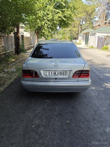 Mercedes E 220 d 1999, 325,690 km - 2.2 l - Beyləqan