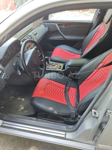 Mercedes E 220 d 1999, 325,690 km - 2.2 l - Beyləqan