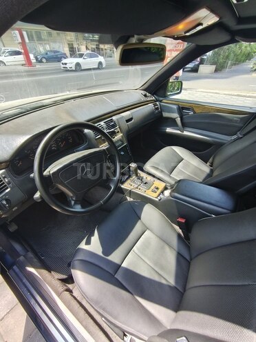 Mercedes E 280 1998, 450,000 km - 2.8 l - Bakı