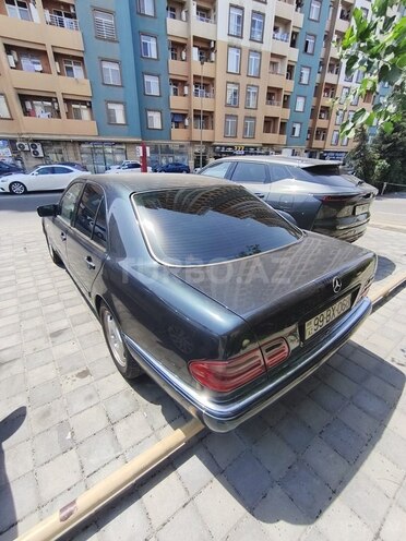Mercedes E 280 1998, 450,000 km - 2.8 l - Bakı