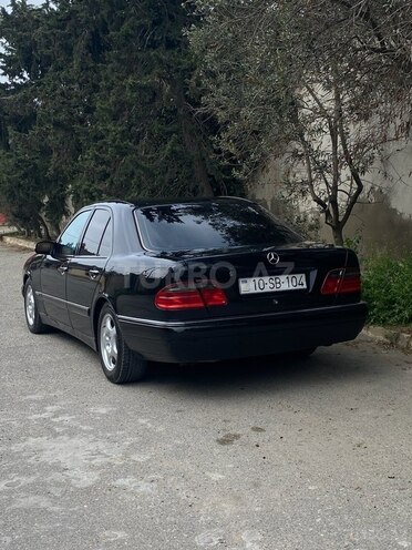 Mercedes E 240 1998, 290,000 km - 2.4 l - Bakı