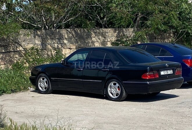 Mercedes E 240 1998, 290,000 km - 2.4 l - Bakı