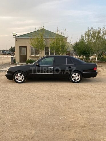 Mercedes E 240 1998, 290,000 km - 2.4 l - Bakı