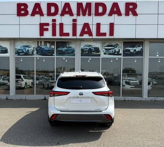 Toyota Highlander 2023, 34,000 km - 2.5 l - Bakı