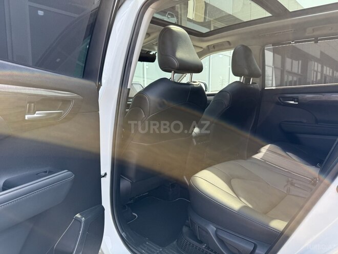Toyota Highlander 2023, 34,000 km - 2.5 l - Bakı