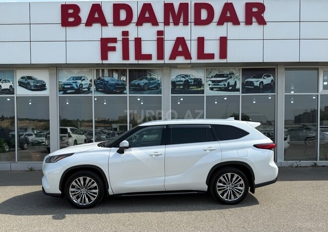Toyota Highlander 2023, 34,000 km - 2.5 l - Bakı