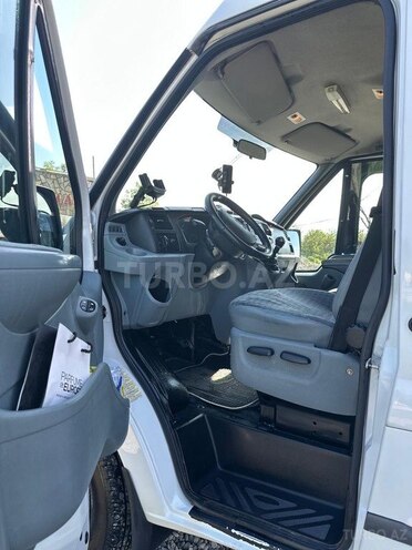 Ford Transit 2010, 220,000 km - 2.4 л - Quba