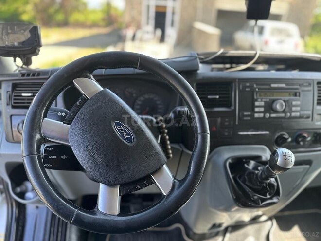 Ford Transit 2010, 220,000 km - 2.4 л - Quba