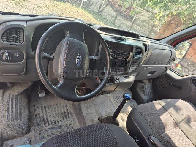 Ford Transit 2002, 500,000 km - 2.0 l - Qax