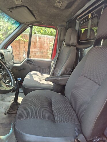 Ford Transit 2002, 500,000 km - 2.0 l - Qax