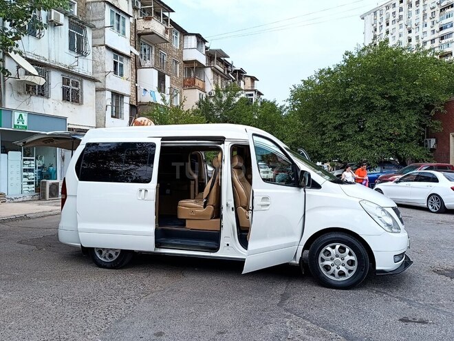 Hyundai H-1 2010, 200,000 km - 2.5 л - Bakı
