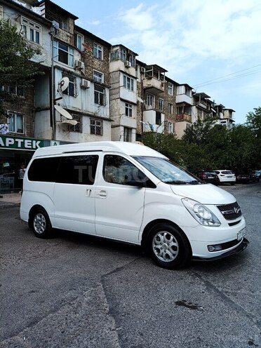 Hyundai H-1 2010, 200,000 km - 2.5 л - Bakı