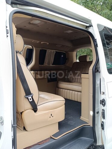 Hyundai H-1 2010, 200,000 km - 2.5 л - Bakı