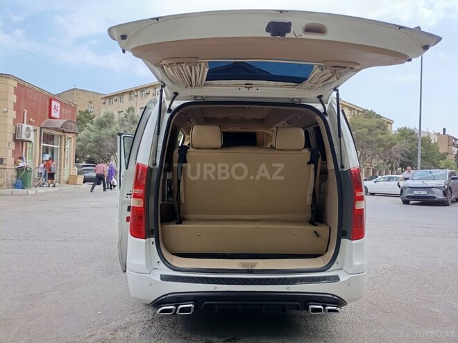Hyundai H-1 2010, 200,000 km - 2.5 л - Bakı