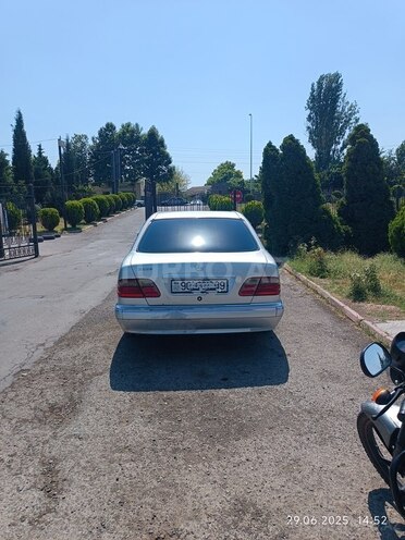 Mercedes E 220 d 2000, 491,609 km - 2.2 л - Bərdə