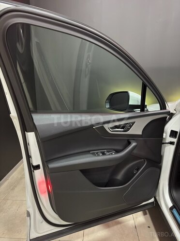 Audi Q7-14