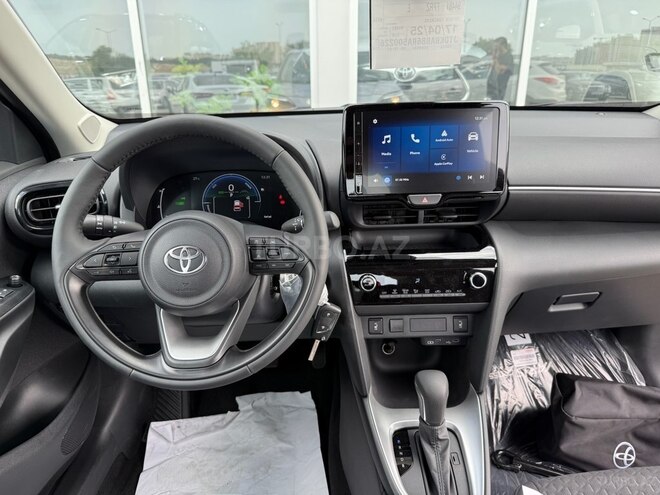 Toyota Yaris Cross-15