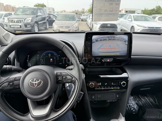Toyota Yaris Cross-16