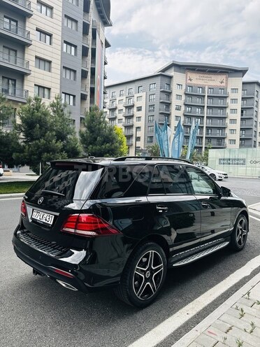 Mercedes GLE 400 4MATIC-4