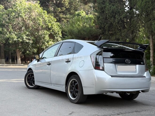 Toyota Prius-4