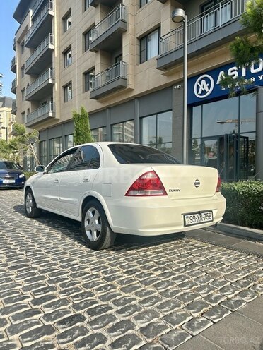 Nissan Sunny 2010, 324,649 km - 1.6 l - Bakı