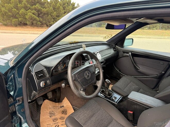 Mercedes C 200 1997, 270,000 km - 2.0 л - Bakı