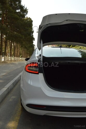 Ford Fusion (North America)-8