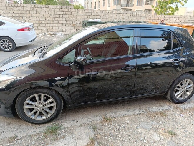 Toyota Auris 2009, 225,000 km - 1.4 л - Bakı