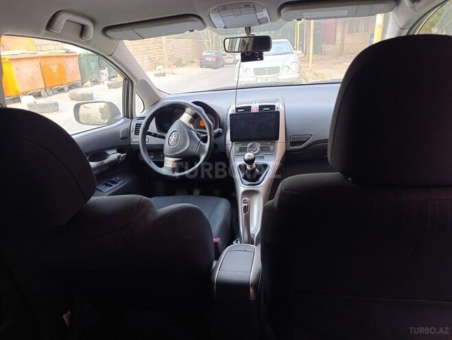 Toyota Auris 2009, 225,000 km - 1.4 л - Bakı