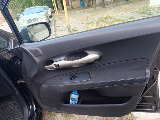 Toyota Auris 2009, 225,000 km - 1.4 л - Bakı