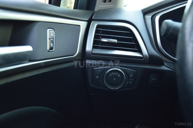 Ford Fusion (North America)-16