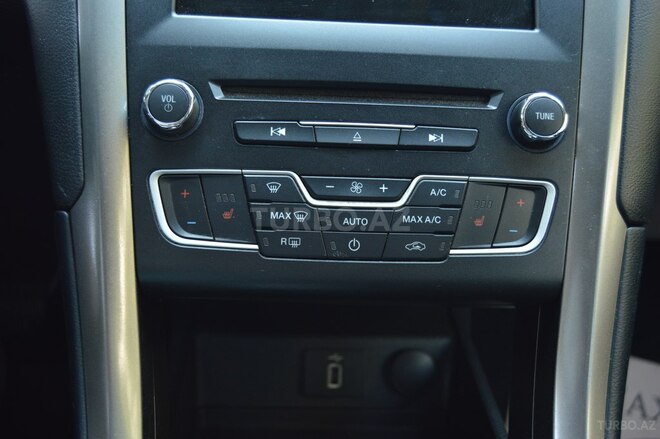 Ford Fusion (North America)-17