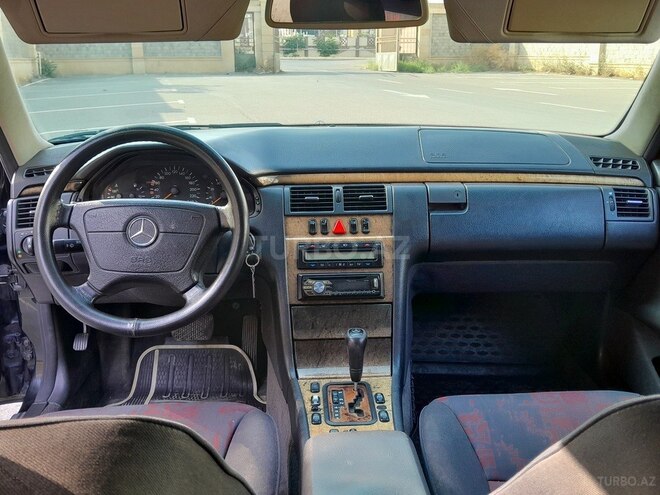 Mercedes E 240 1998, 308,211 km - 2.4 l - Bakı