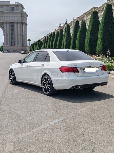 Mercedes E 220 d-4