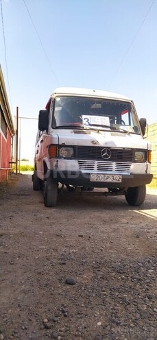 Mercedes 410 D 1990, 135,421 km - 2.9 л - Şirvan