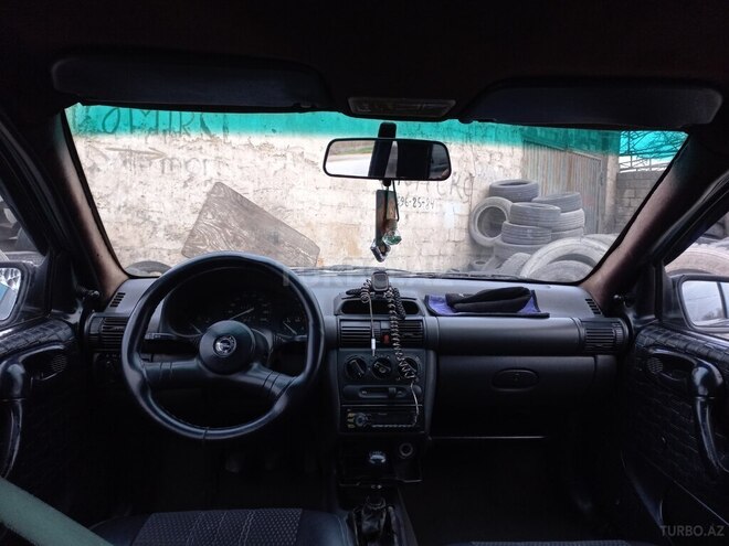 Opel Corsa 1994, 444,000 km - 1.4 l - Sumqayıt