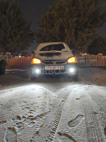 Opel Corsa 1994, 444,000 km - 1.4 l - Sumqayıt