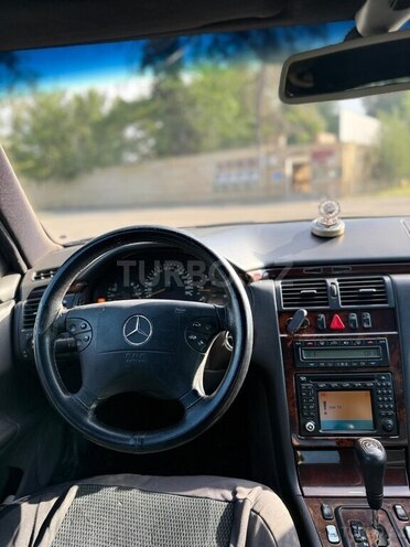 Mercedes E 220 d 2001, 385,000 km - 2.2 l - Bakı