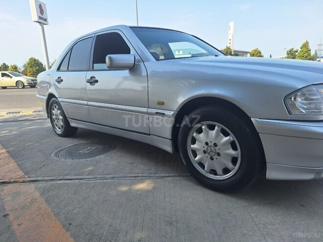 Mercedes C 220 d-15