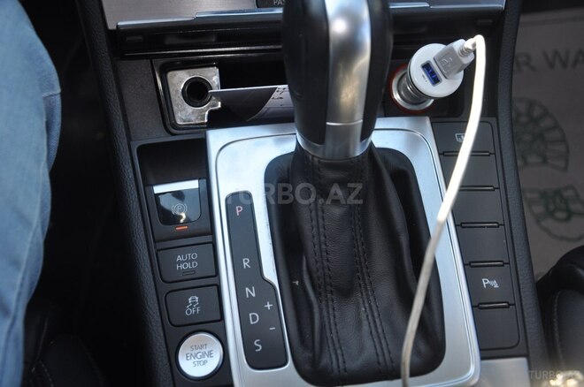 Volkswagen Passat CC-8