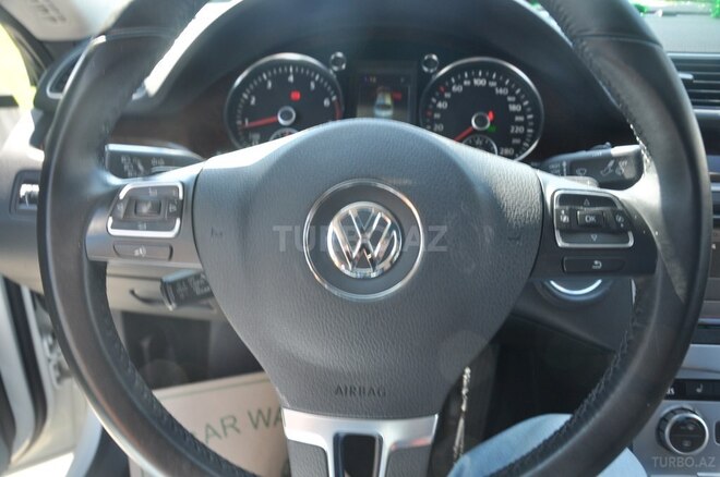 Volkswagen Passat CC-9