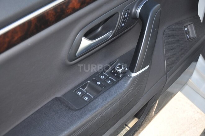 Volkswagen Passat CC-12